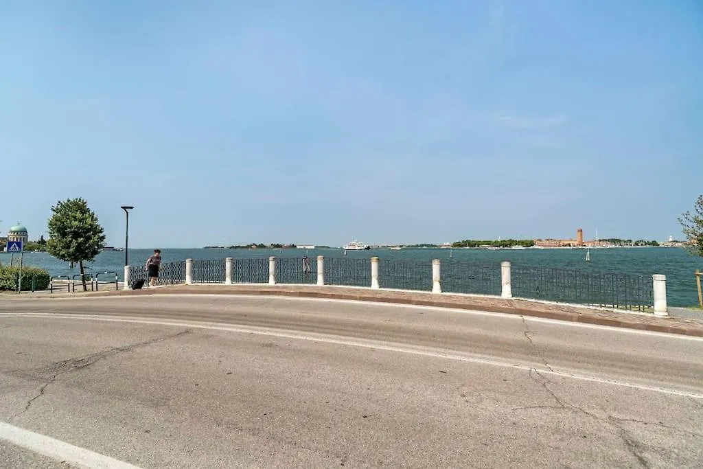 Апартаменты Venice Lido - House For 5 Венеция-Лидо