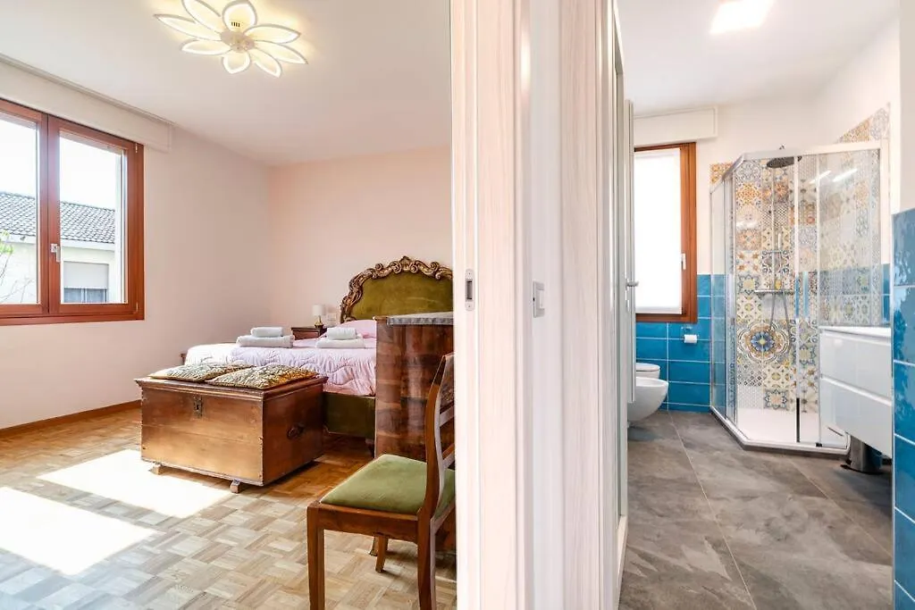 Venice Lido - House For 5 Венеция-Лидо Апартаменты